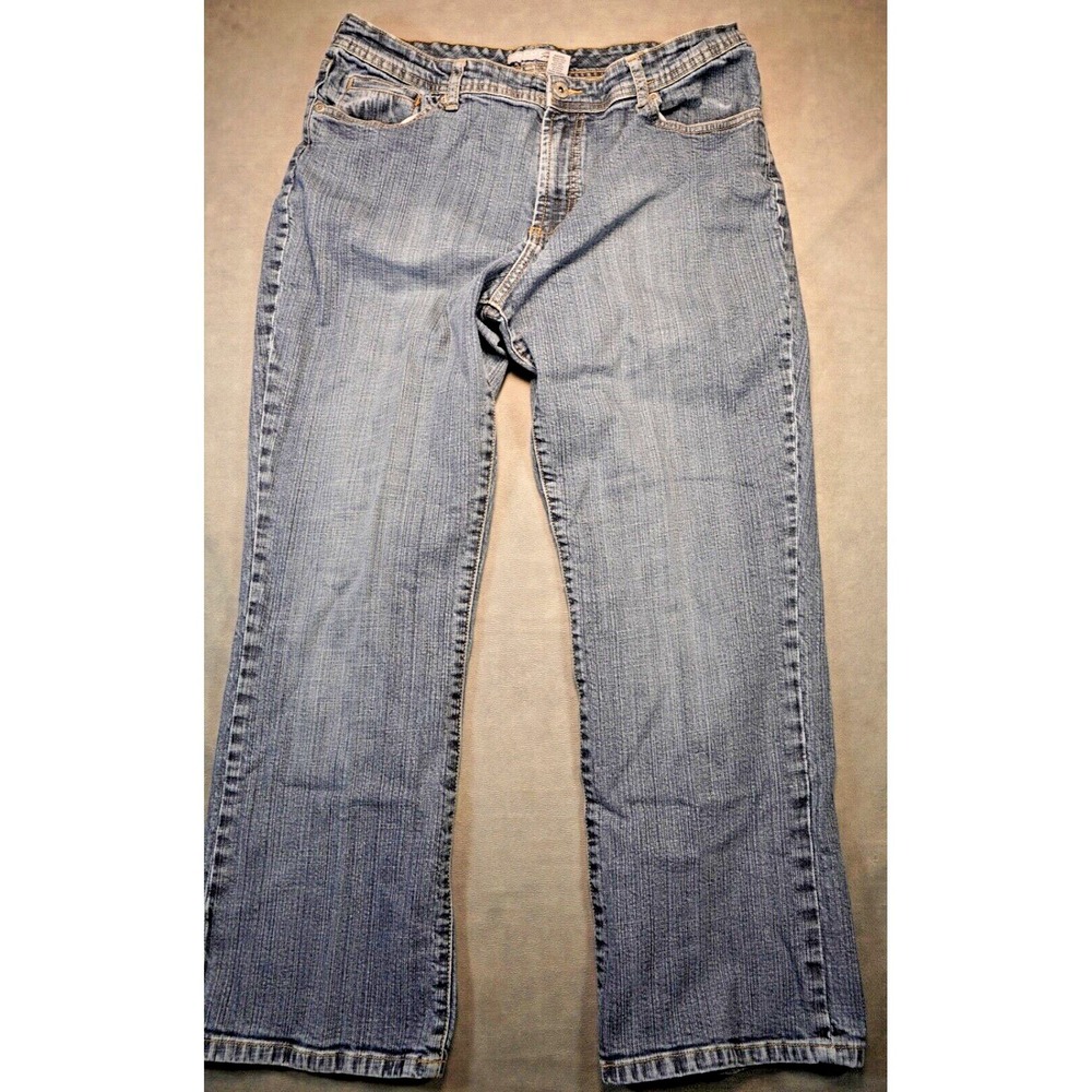 Chico's Platinum Jeans Women's 2.5 Short (34x27) Denim Light Wash Mid Rise